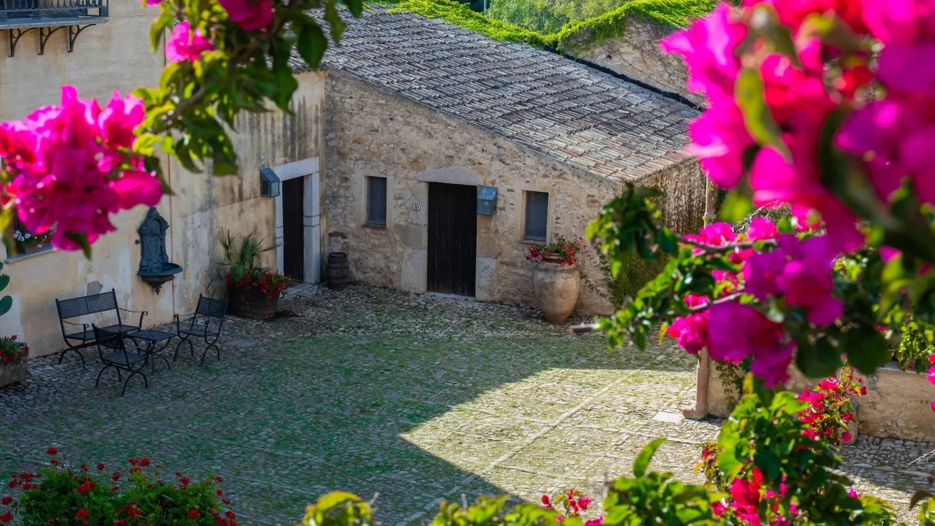 Agriturismo Baglio Fontana Buseto Palizzolo 4*,  Italy