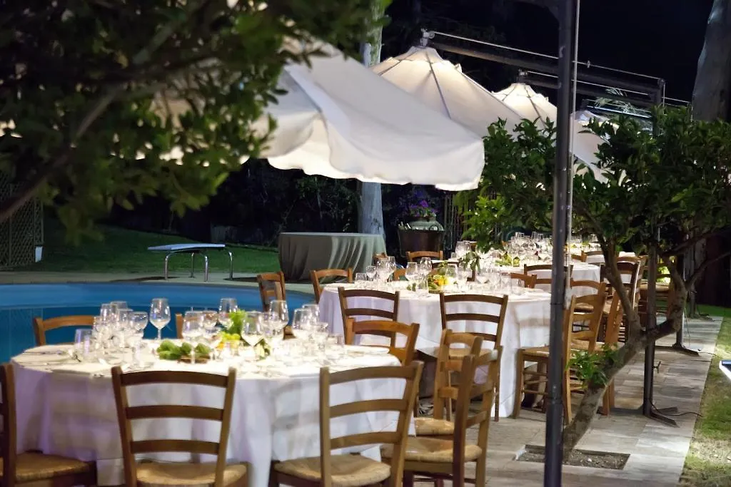 Agriturismo Baglio Fontana Buseto Palizzolo 4*,  Italia