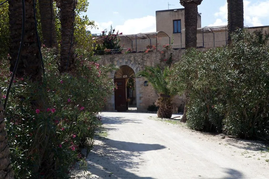Agriturismo Baglio Fontana Buseto Palizzolo 4*,  Italy